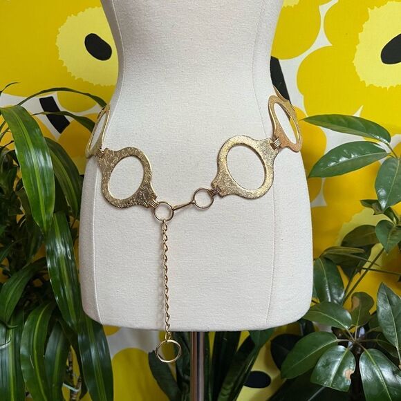 Vintage Accessories - Chunky Oversized Vintage 1970s Groovy Embossed Egyptian Revival Chain Link Belt